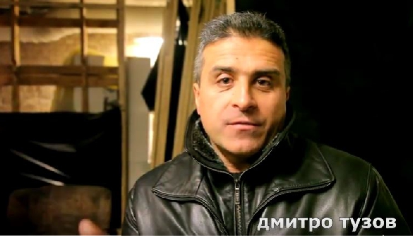 Автівку Дмитра Тузова пошкодили млинцями (ФОТО)
