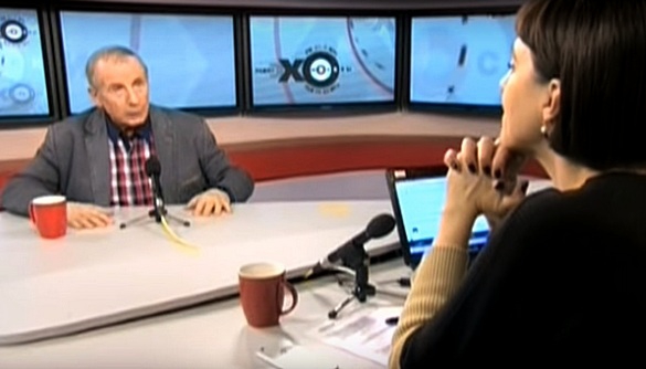 Скандал в эфире &laquo;Эха Москвы&raquo;: Михаил Веллер назвал ведущую &laquo;тупой скотиной&raquo; и облил водой