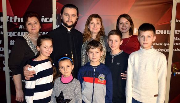 Дочка поющего священника хочет поучаствовать в шоу &laquo;Голос. Дети&raquo;