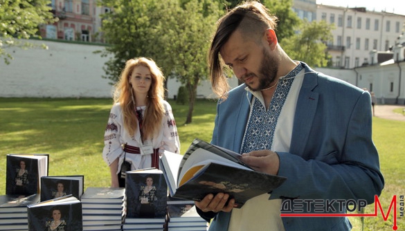Журналисты-летописцы: как презентовали книгу &laquo;Независимость глазами ТСН&raquo;