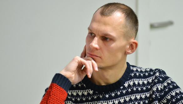 Редактор сайту фейкових новин одружився. Насправді