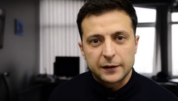 «А ви, всі інші злодії, йдіть в дупу!»: Володимир Зеленський ще раз емоційно відповів на закиди в бік «Сватів» «А ви, всі інші злодії, йдіть в дупу!»: Володимир Зеленський ще раз емоційно відповів на закиди в бік «Сватів»