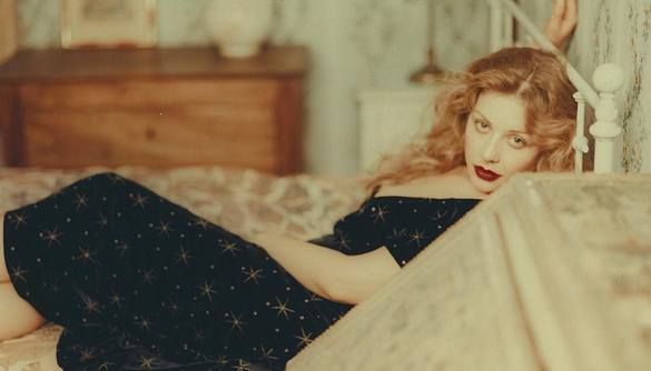 Тина Кароль снялась обнаженной в одеяле и с котиком Тина Кароль снялась обнаженной в одеяле и с котиком
