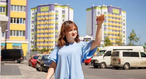 Победительница «Голоса країни-8» побывала в своей новой квартире в Киеве