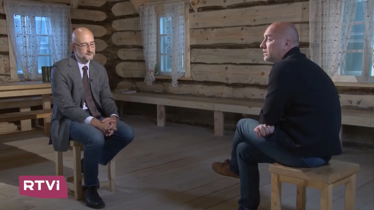 Запрещенный Нацсоветом канал RTVI взял интервью у Прилепина о Захарченко