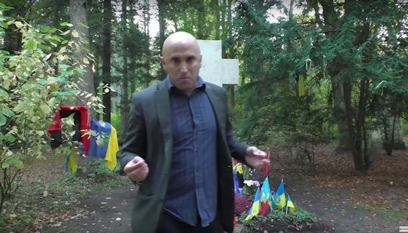 Скандальный пророссийский журналист поиздевался над могилой Бандеры в Германии