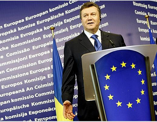 Януковича повысили в должности