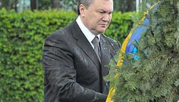 Новые подробности нападения венка на Януковича! (ВИДЕО)