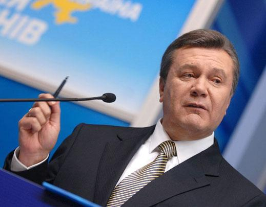 Пока Янукович «увікнав Україну», кто-то умыкнул Ленина