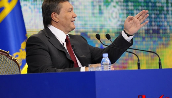 Янукович предложил журналистке нарожать детей (ВИДЕО)