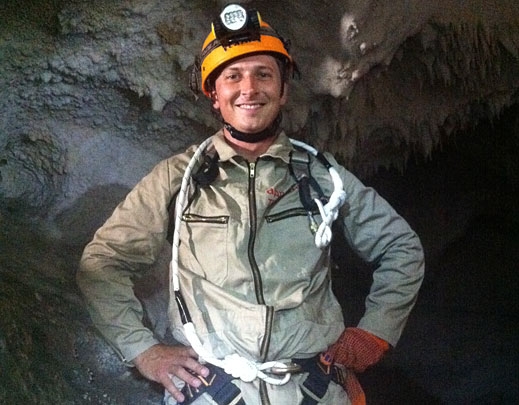 Александр Педан устроил другу праздник в пещере у обрыва (ФОТО)