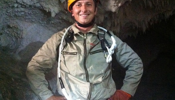 Александр Педан устроил другу праздник в пещере у обрыва (ФОТО)
