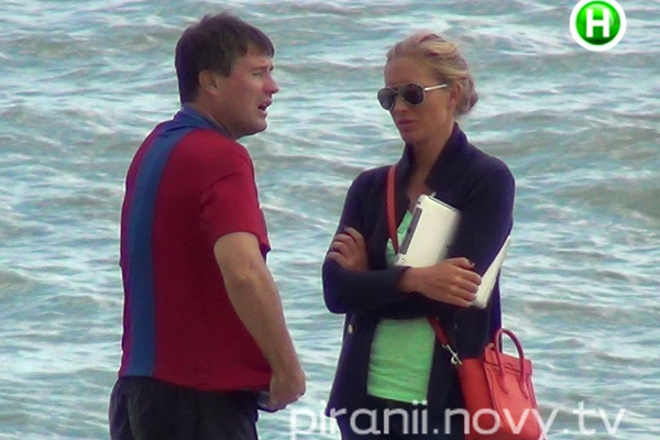 Катя Осадчая отдыхает с молодым человеком на ялтинском пляже (ФОТО, ВИДЕО)