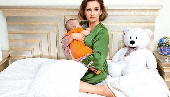 Анфиса Чехова показала свой дом, ребенка и мужа в постели (ФОТО)