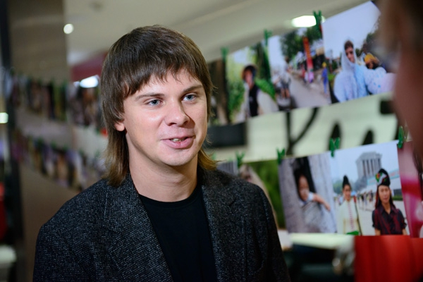 Телеведущий Дмитрий Комаров вывернул наизнанку вьетнамцев (ФОТО)