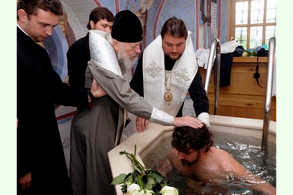Губернатор Добкин и митрополит Владимир крестили известного телеведущего (ФОТО)