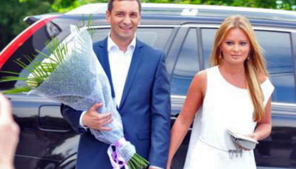 Дана Борисова выйдет замуж только беременной
