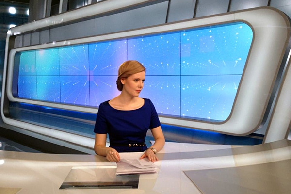 Новая ведущая «Интера» Кристина Суворина в образе брюнетки, рыжей и блондинки (ФОТО)