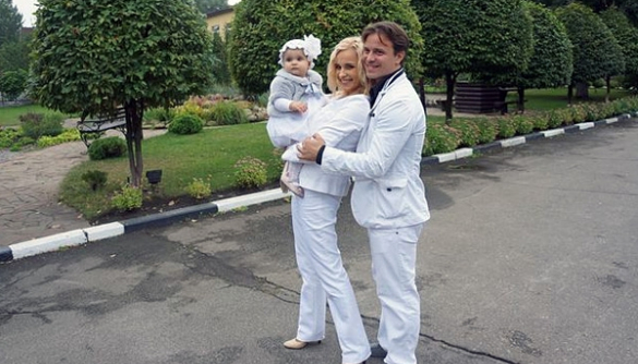 Лилия Ребрик похвасталась фотографиями с первого дня рождения дочери (ФОТО)