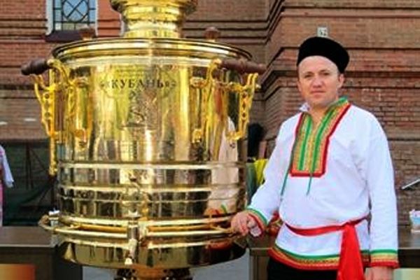 На Олимпиаде журналистов будут поить чаем из огромного запорожского самовара