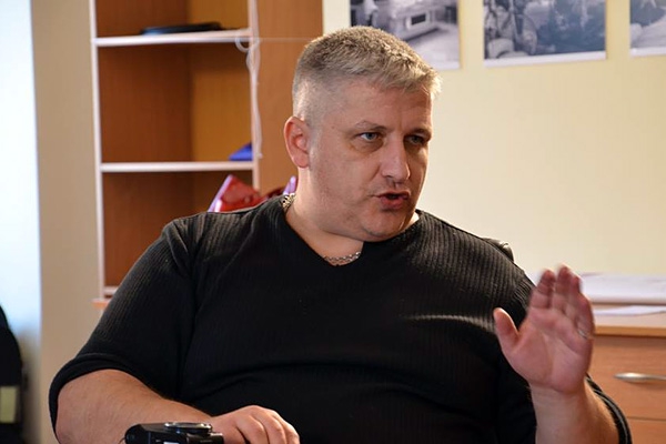 Журналист Максим Равреба сцепился с охраной Майдана (ВИДЕО)