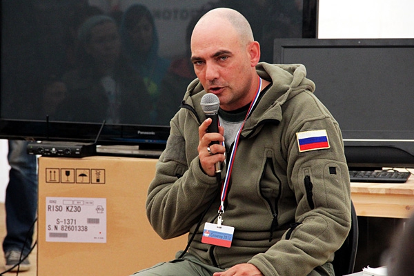 Российская «Комсомольская правда» отправила на Майдан журналиста со связями в среде нацистов