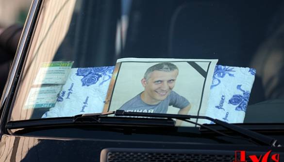 Близкие и родные простились с убитым журналистом «Вестей»