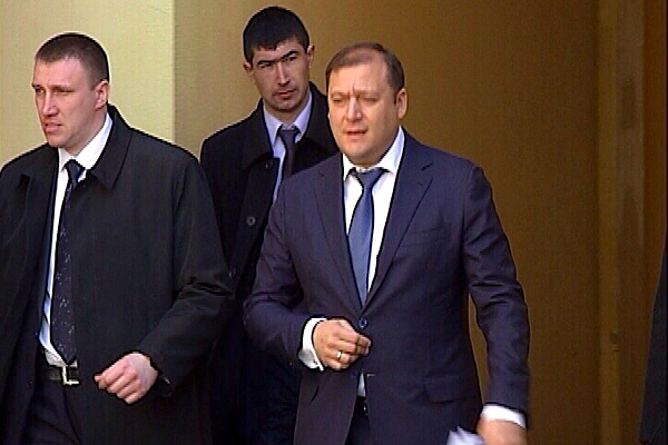 Журналисты опознали в охранниках Добкина конвоиров Януковича (ФОТО)