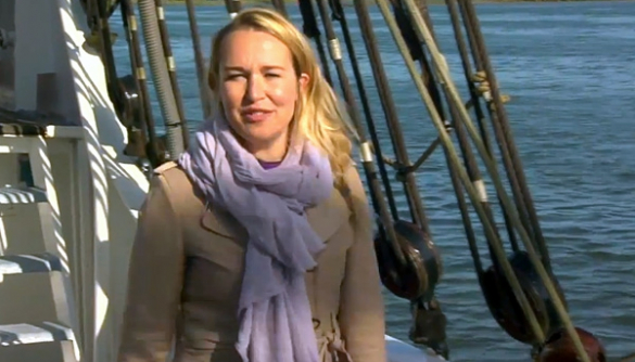 Блондинка за бортом: как не стоит брать интервью у владельца яхты (ВИДЕО)