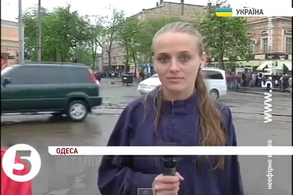На журналистку 5-го канала напали в Одессе (ВИДЕО)