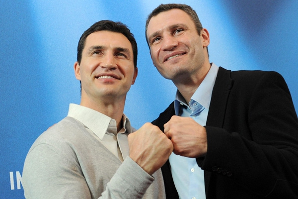 Для киевлян составили памятку, как отличить Кличко-боксера от Кличко-мэра