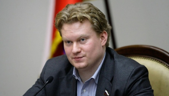 Российский оппозиционер рассказал, что прокурором Натальей Поклонской руководит пропагандист из Канн