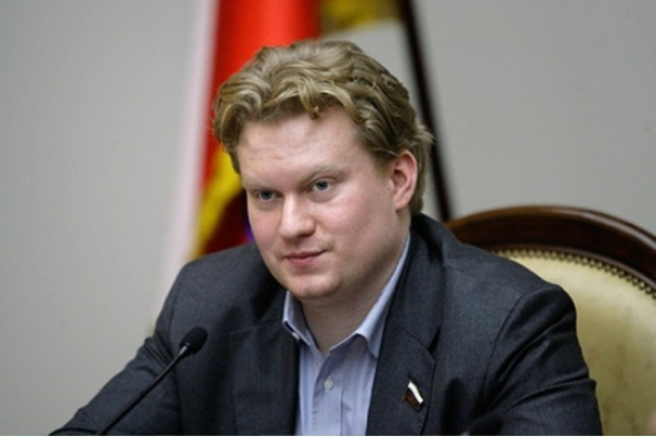 Российский оппозиционер рассказал, что прокурором Натальей Поклонской руководит пропагандист из Канн