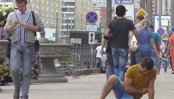 Социальный эксперимент на улице убедительно доказал, что Украина не Россия (ВИДЕО)