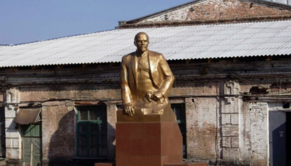 «Легендарный Бэтмэн» из ЛНР рассказал, как хунта отрубает людям руки возле Ленина (ВИДЕО)