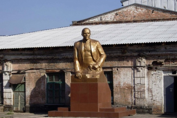 «Легендарный Бэтмэн» из ЛНР рассказал, как хунта отрубает людям руки возле Ленина (ВИДЕО)