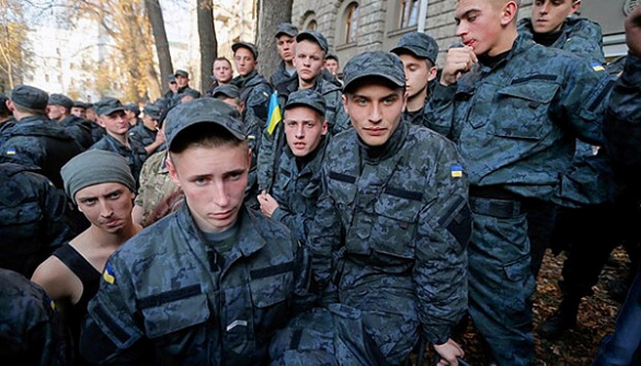 Алексей Мочанов призвал вернуть митингующих нацгвардейцев в стойло