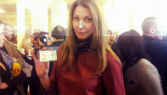 Ольга Червакова не смогла нажать кнопку за Яценюка