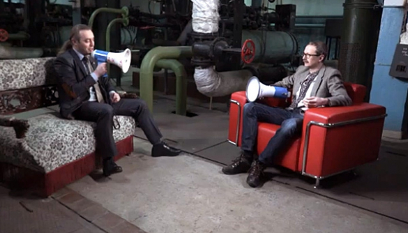 Майкл Щур и Игорь Мирошниченко в мегафоны под балалайку обсудили Ани Лорак (ВИДЕО)