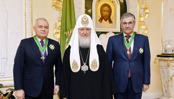 Патриарх Кирилл наградил Дмитрия Киселева за миротворческие заслуги