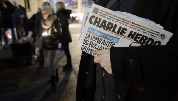 Три миллиона экземпляров Charlie Hebdo парижане раскупили за три часа