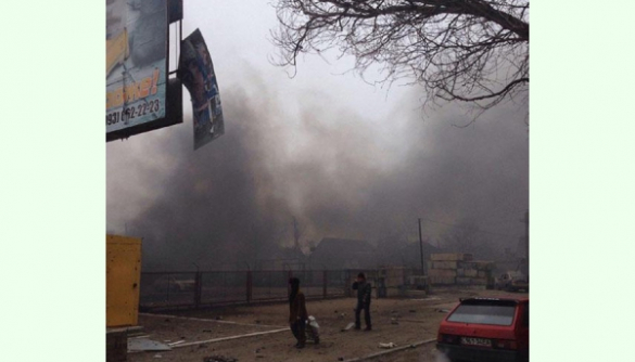 Телеканалы Украины продолжают следить за трагическими событиями в Мариуполе и выражают соболезнования
