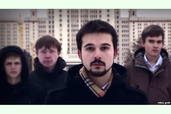 «Призвать к ответу за использование палки для селфи»: в сети разоблачили «ненастоящих» студентов, извинившихся за Россию