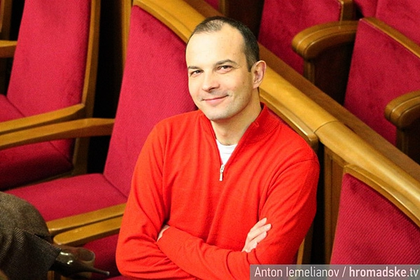 Егор Соболев вооружился боксерскими печатками