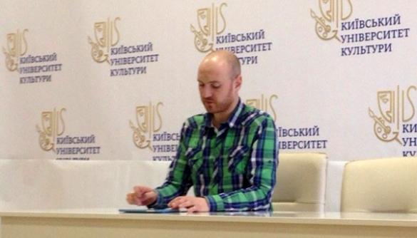 Богдан Кутепов рассказал о трудовых буднях журналистов студентам Поплавка