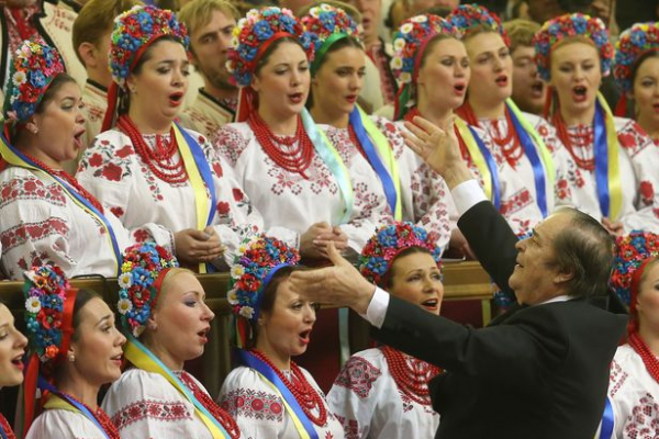 Гимн Украины  в оригинальном варианте пришлось бы петь полчаса