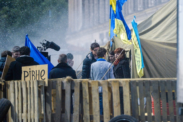 В Москве устроили потешный Майдан и жгут шины (ФОТО)