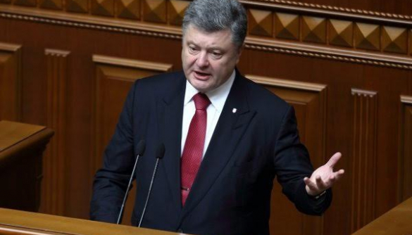 Мертвые души Порошенко, самолюбование и украинская осень: медийщики оценили обращение президента к Раде