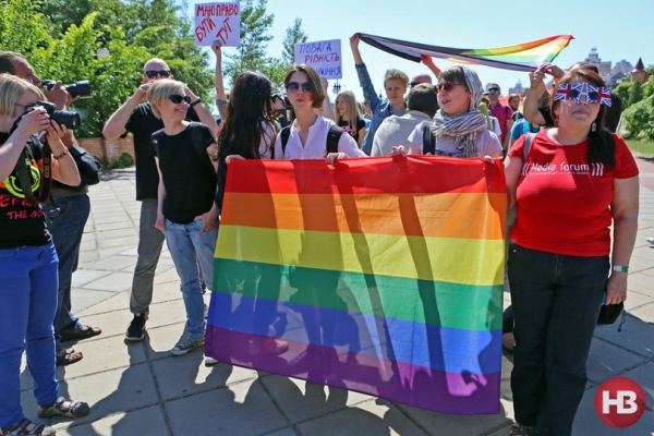 «Подавайте заявку на Марш Гопоты», – медийщики о гей-прайде и «Правом секторе»