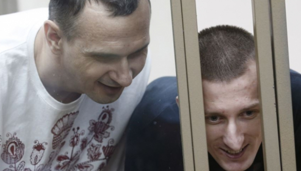«Бездарная показательная казнь»: медийщики о приговоре Сенцову и Кольченко